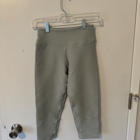 BBB Croco Skin Cropped Leggings-Frost - Picture 1 of 2